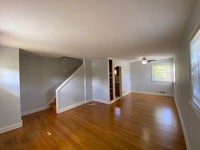 Building Photo - 621 N Nelson St