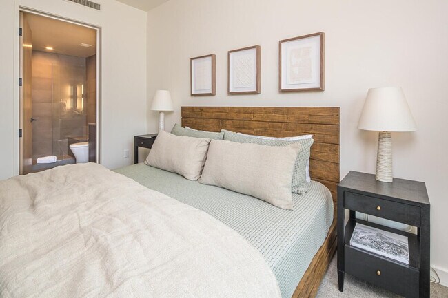 Building Photo - 4 Boathouse Way