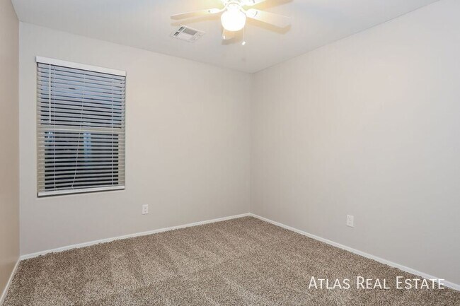 Building Photo - 1229 E Taylor Trail