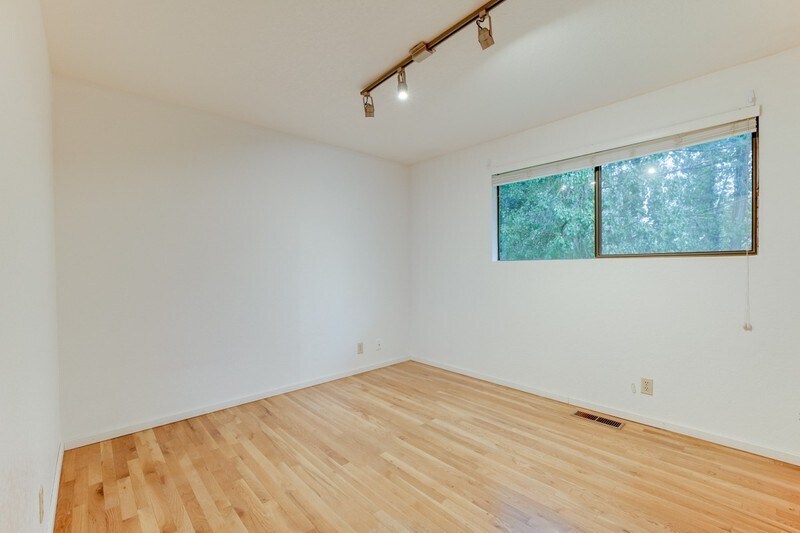 Building Photo - 1614 NE 199th Ct