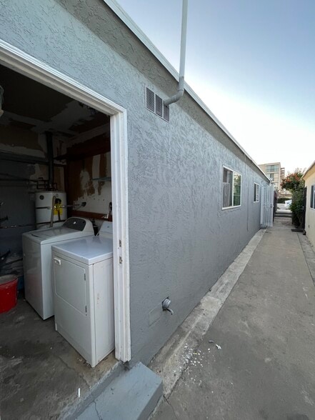 Laundry Room - 2317 Grand Ave