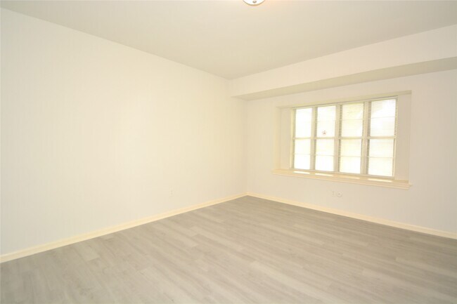 Building Photo - 15138 Corona Del Mar Dr