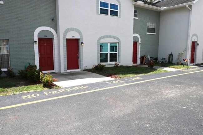 Building Photo - 5712 Townhouse Dr