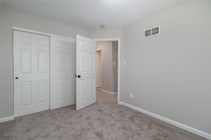 3rd room - 256 Countryshire Dr