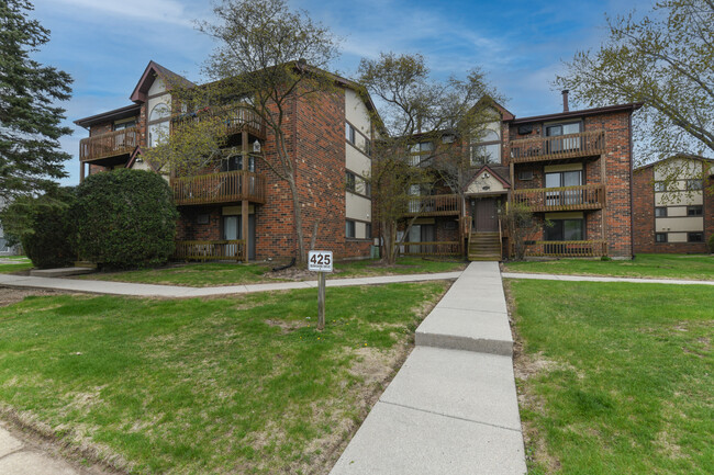 Building Photo - 425 Berkshire Dr