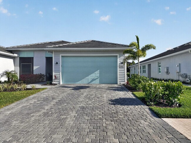 Building Photo - Turnkey Furnished Villa Naples FL