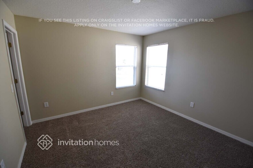 Building Photo - 11135 Golden Silence Dr