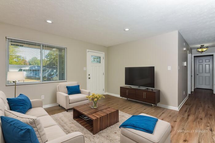 Building Photo - 595 Lakeridge Cir SE