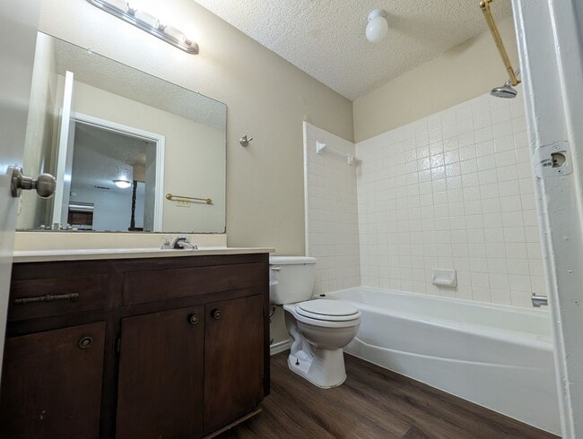 Building Photo - Amazing Round Rock unit
