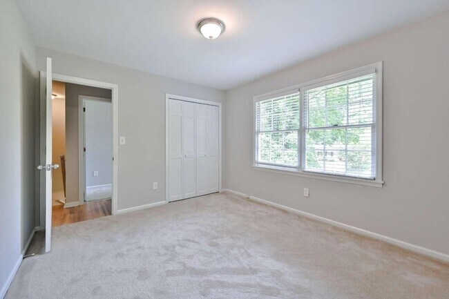 Building Photo - 4377 Vintage Ln