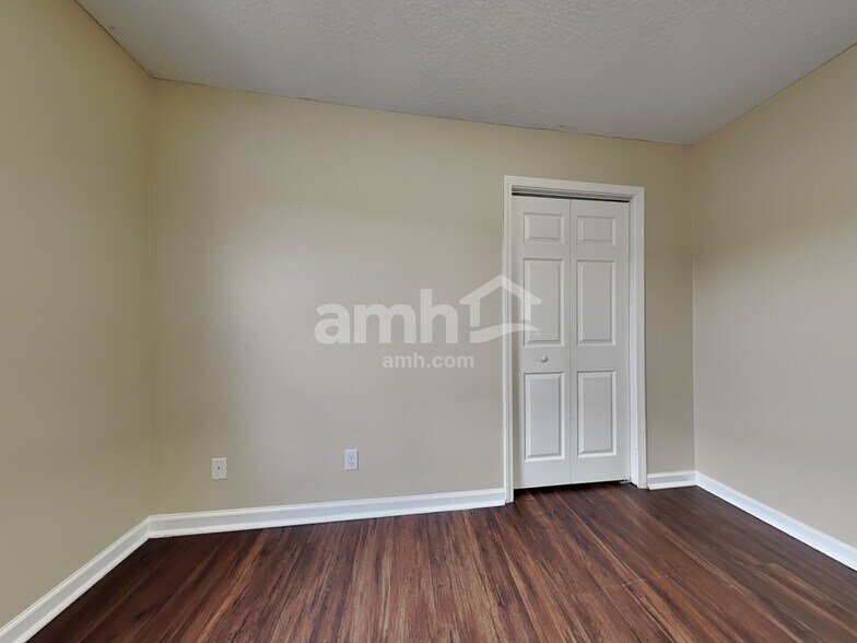 Building Photo - 8 Sunnydale Ln