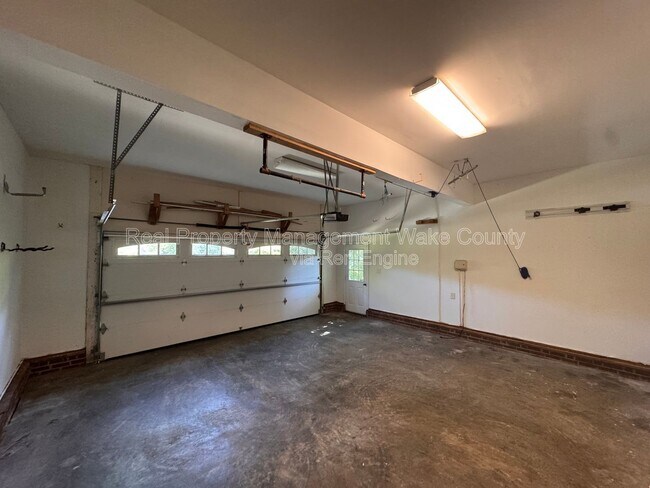 Building Photo - 102 Powder Mill Ct