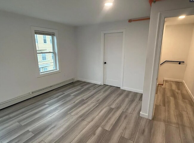 Building Photo - 61 Chapel St