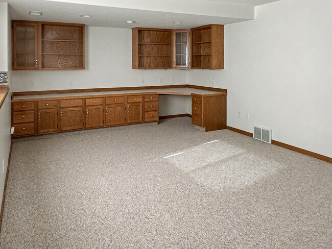 Building Photo - 783 Holly Creek Dr