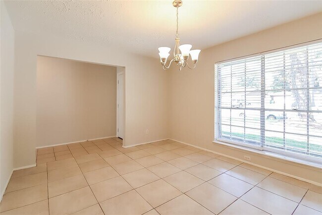 Building Photo - 4430 Rosegate Dr