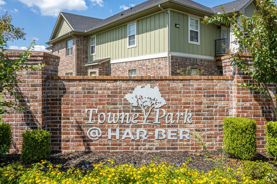 Building Photo - Towne Park Apartments