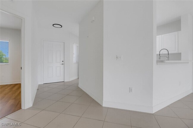 Building Photo - 7842 Regal Heron Cir