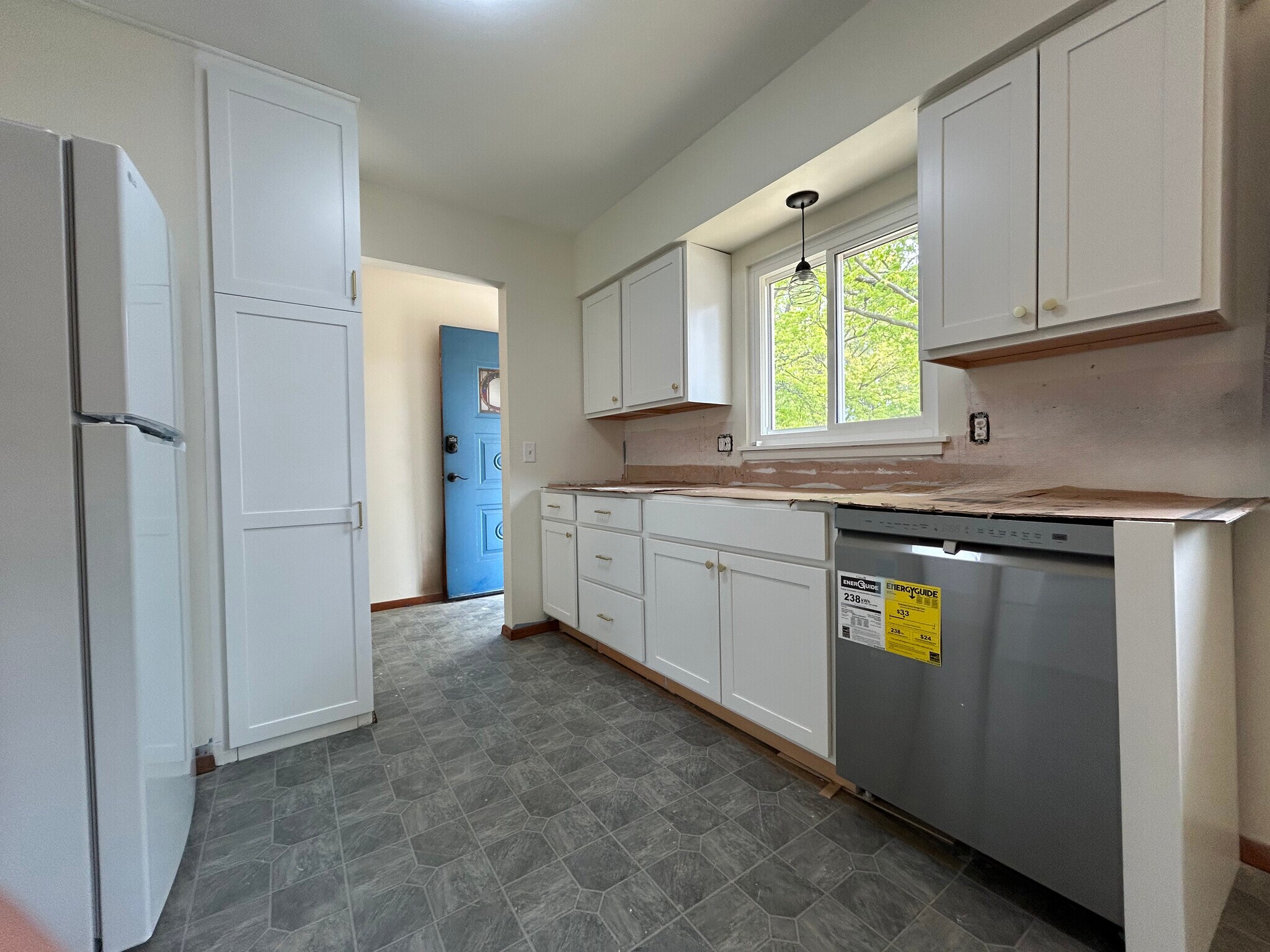 Building Photo - 5946 Calamie Dr
