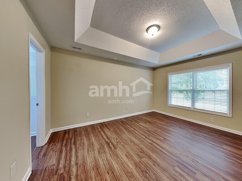 Building Photo - 803 Woodgreen Dr