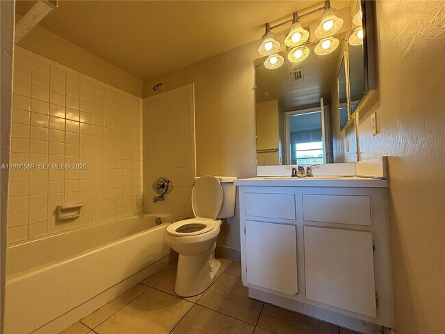 Building Photo - 11526 Royal Palm Blvd