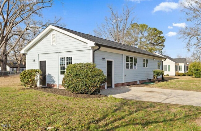 Building Photo - 126 Mayo St