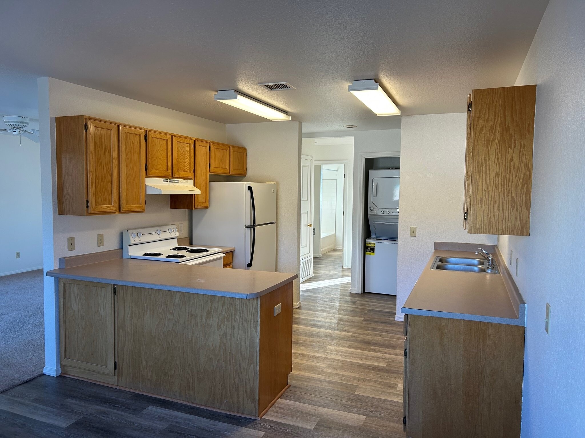 Building Photo - 400 Bent River Rd