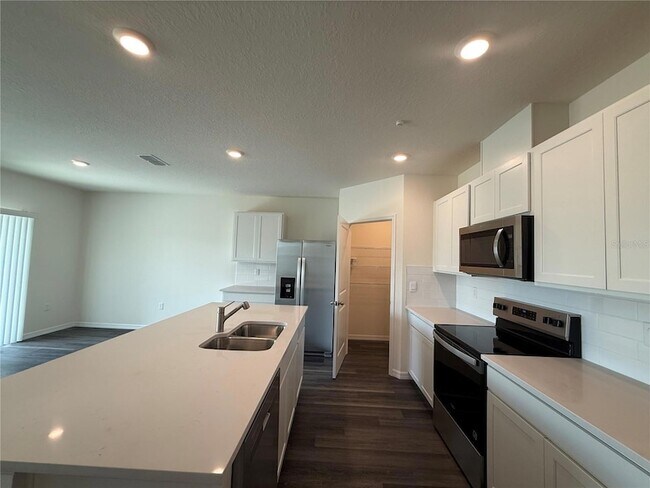 Building Photo - 1043 Morfontaine St