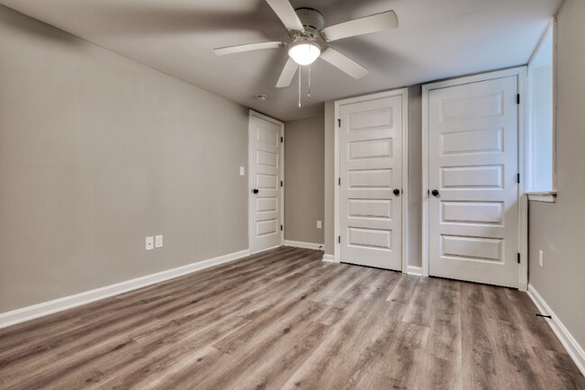 Building Photo - 6722 Brentwood Ave