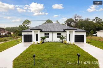 Building Photo - Modern Comfort in a Spacious Lehigh Acres ...