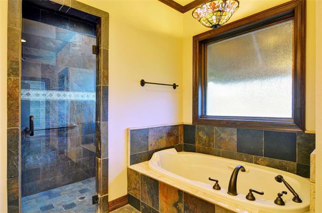 Building Photo - 3407 Penticost St