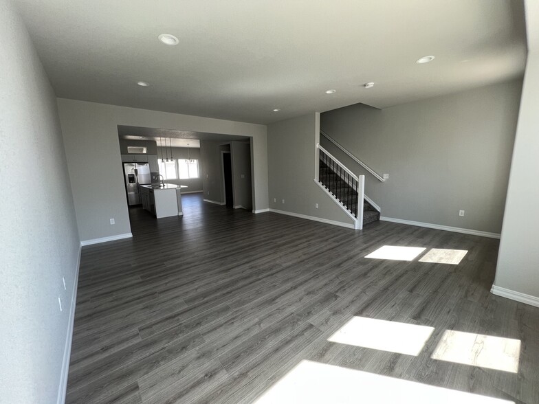 Building Photo - 7862 Kirwin Hts