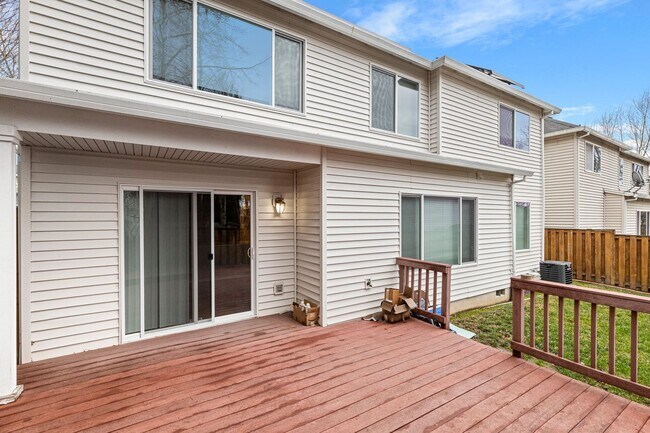 Building Photo - BETHANY 5 bedroom 3 full bath- Beaverton School District- Nike
