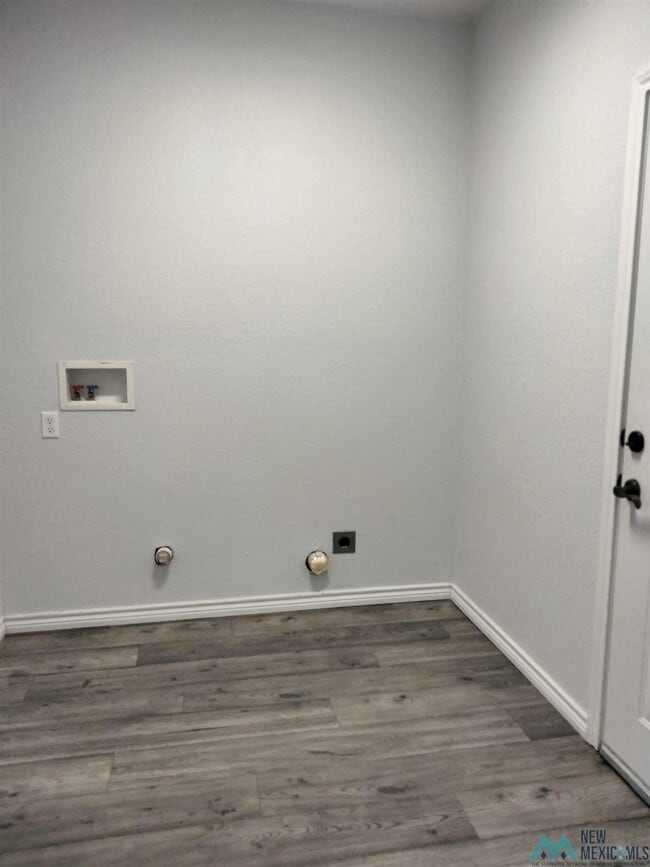 Building Photo - 2021 Hali Ln