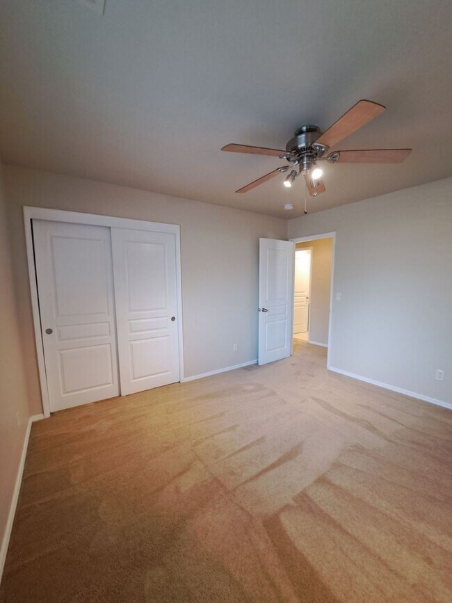 Building Photo - Spacious 2-Story Fresno Home with Bonus Room!