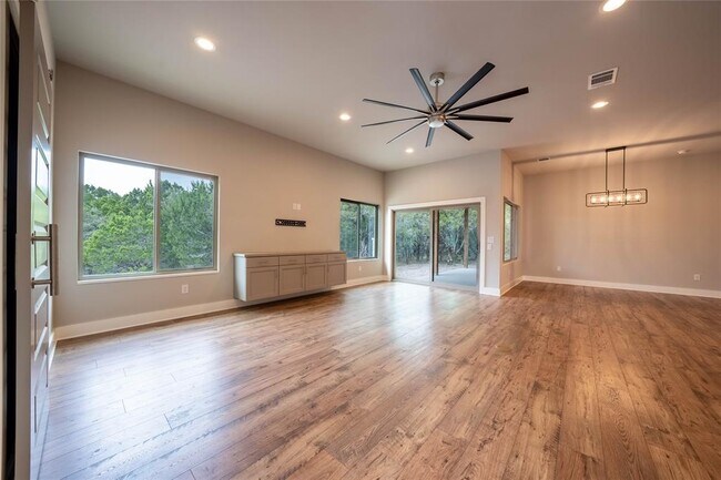 Building Photo - 21802 Surrey Ln