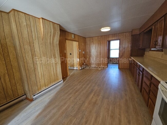 Building Photo - 427 Madison St