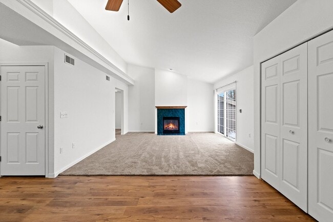 Interior Photo - Sawgrass
