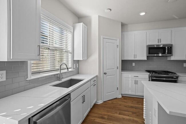 Building Photo - 123 Matson Run SW