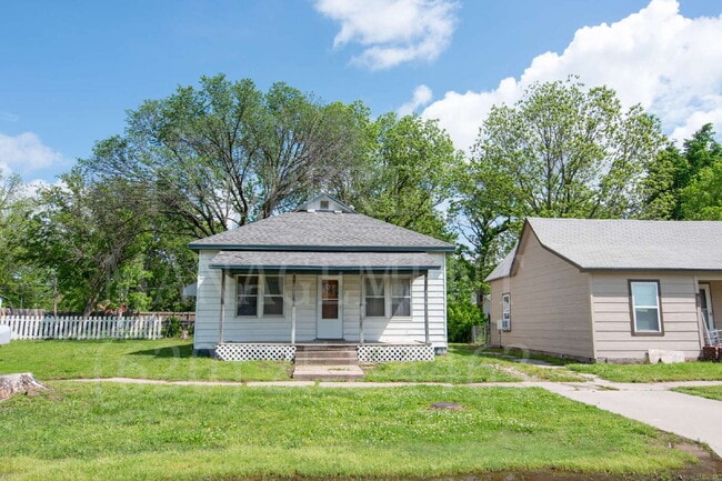Building Photo - 1-Bedroom + Bonus Room 1-Bathroom Home
