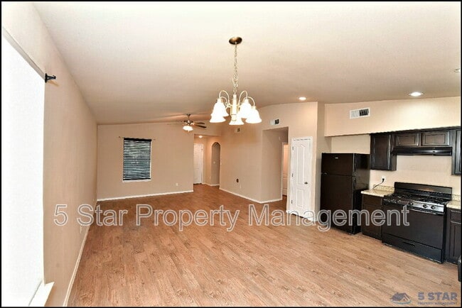 Building Photo - 916 Villa Seca Dr