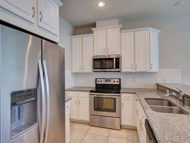 Building Photo - 2566 Amati Dr