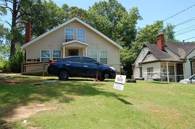 Primary Photo - 2118 Windsor Ave