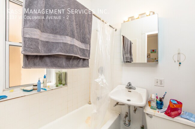 Building Photo - 1137 W Columbia Ave