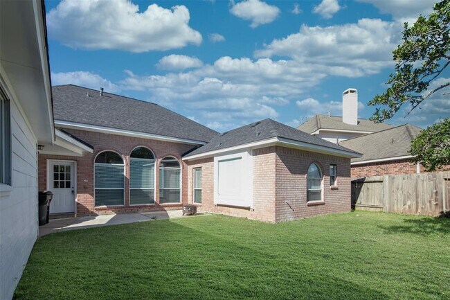 Building Photo - 4102 Magnolia Ln