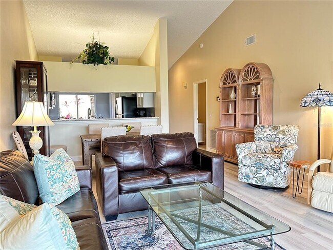 Building Photo - 5906 Doral Dr