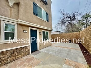 Building Photo - 795 Hazel Wy