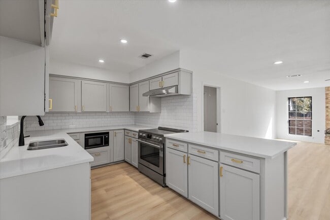 Building Photo - 20 Woody Creek Dr