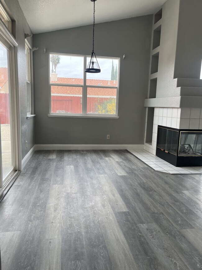 Building Photo - 2021 Nand Dr