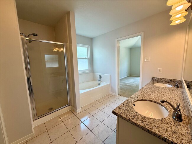 Building Photo - 6931 Echo Pines Dr