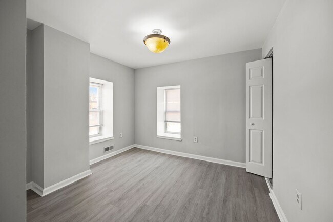 Building Photo - 4831 Longshore Ave